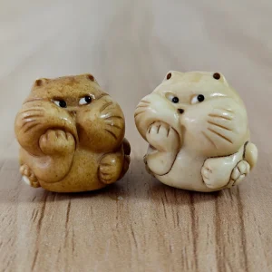 Daydreaming Cat Antler Bead Charm — product view 1